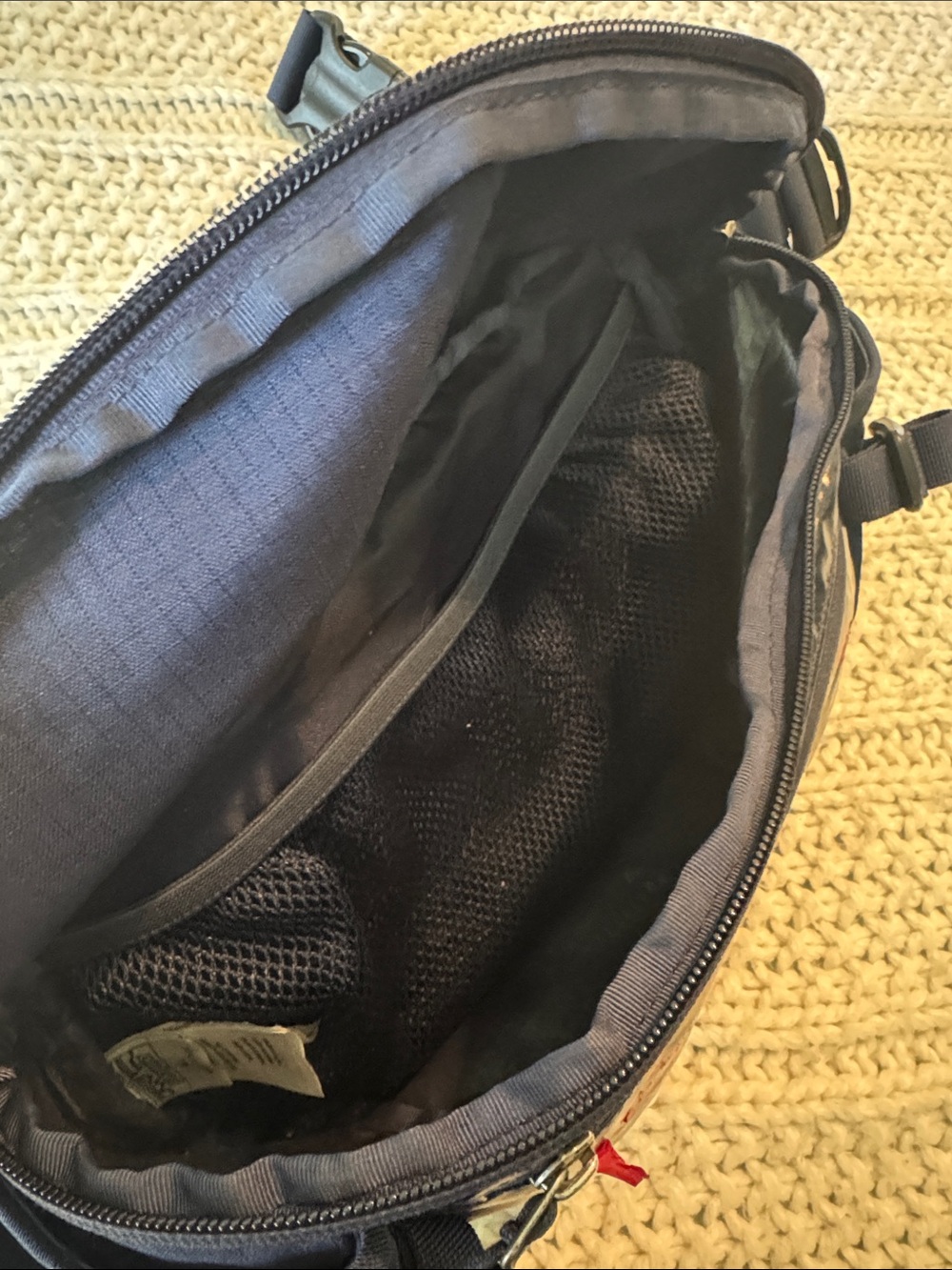 Patagonia Navy Belt Bag with Red Logo Patch - Picture 4 of 11